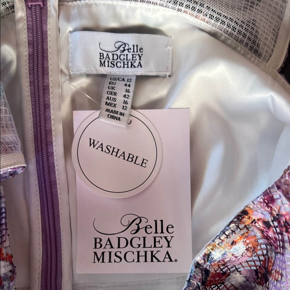 Women's Jacket Label Interior - Picture 2 of 4